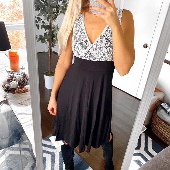 π€ ZALANDO BLACK WHITE LACE FLOWY MIDI DRESS! - Picture 6 of 13